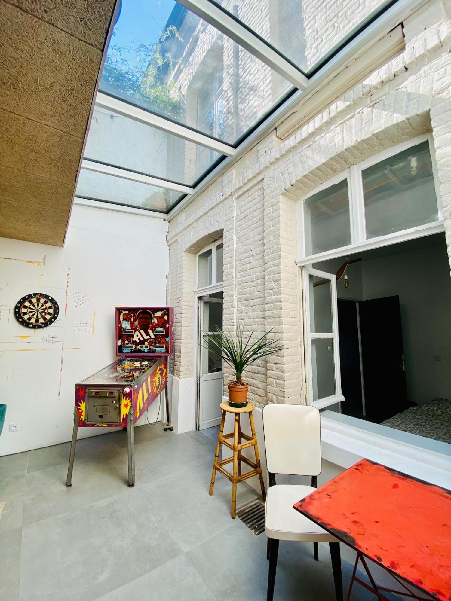 Oasis Urbaine - Spacieux Et Calme Avec Patio Лілль Екстер'єр фото